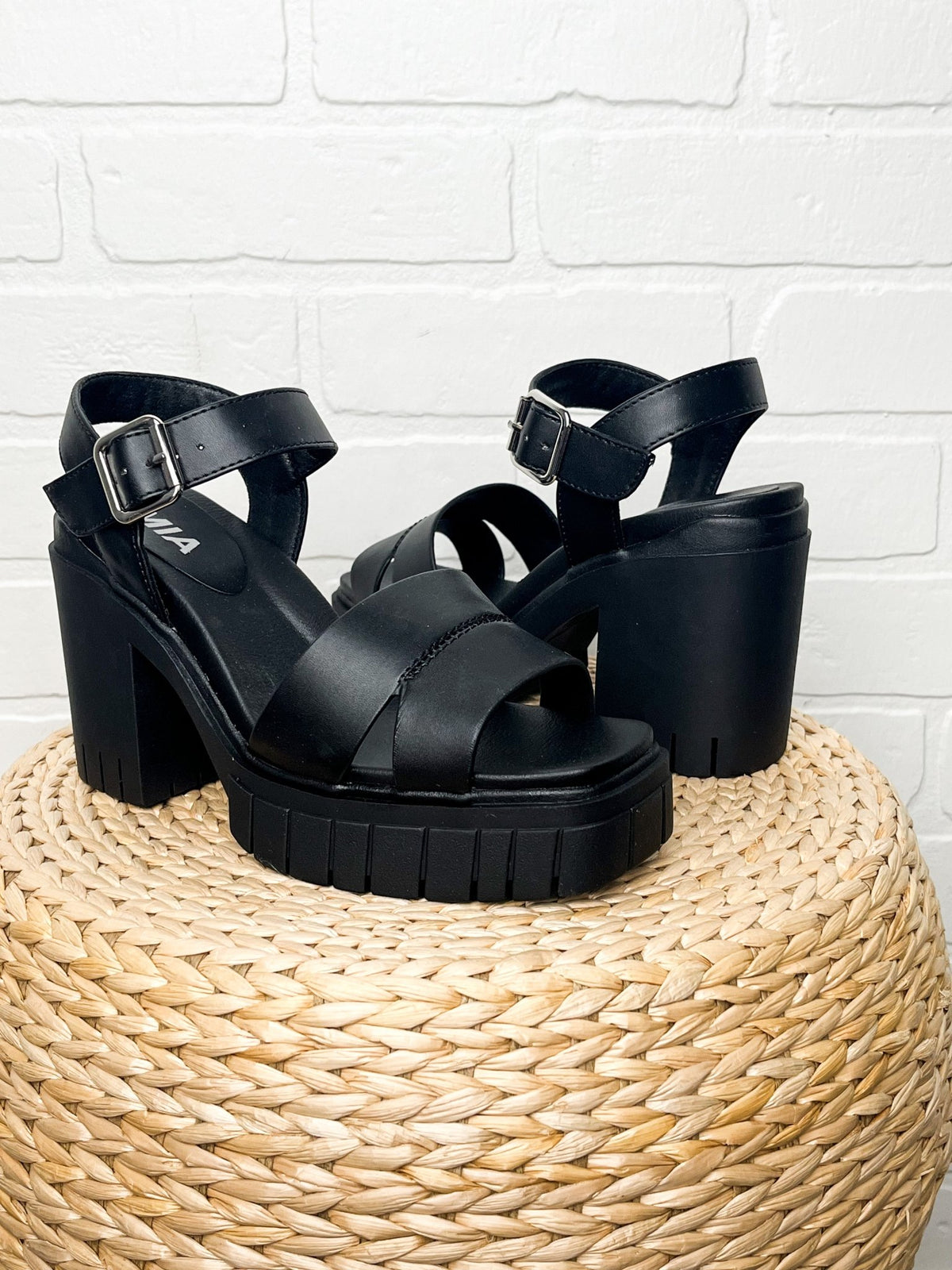 Nivea chunky sandal black - Cute Shoes - Trendy Shoes at Lush Fashion Lounge Boutique in Oklahoma City