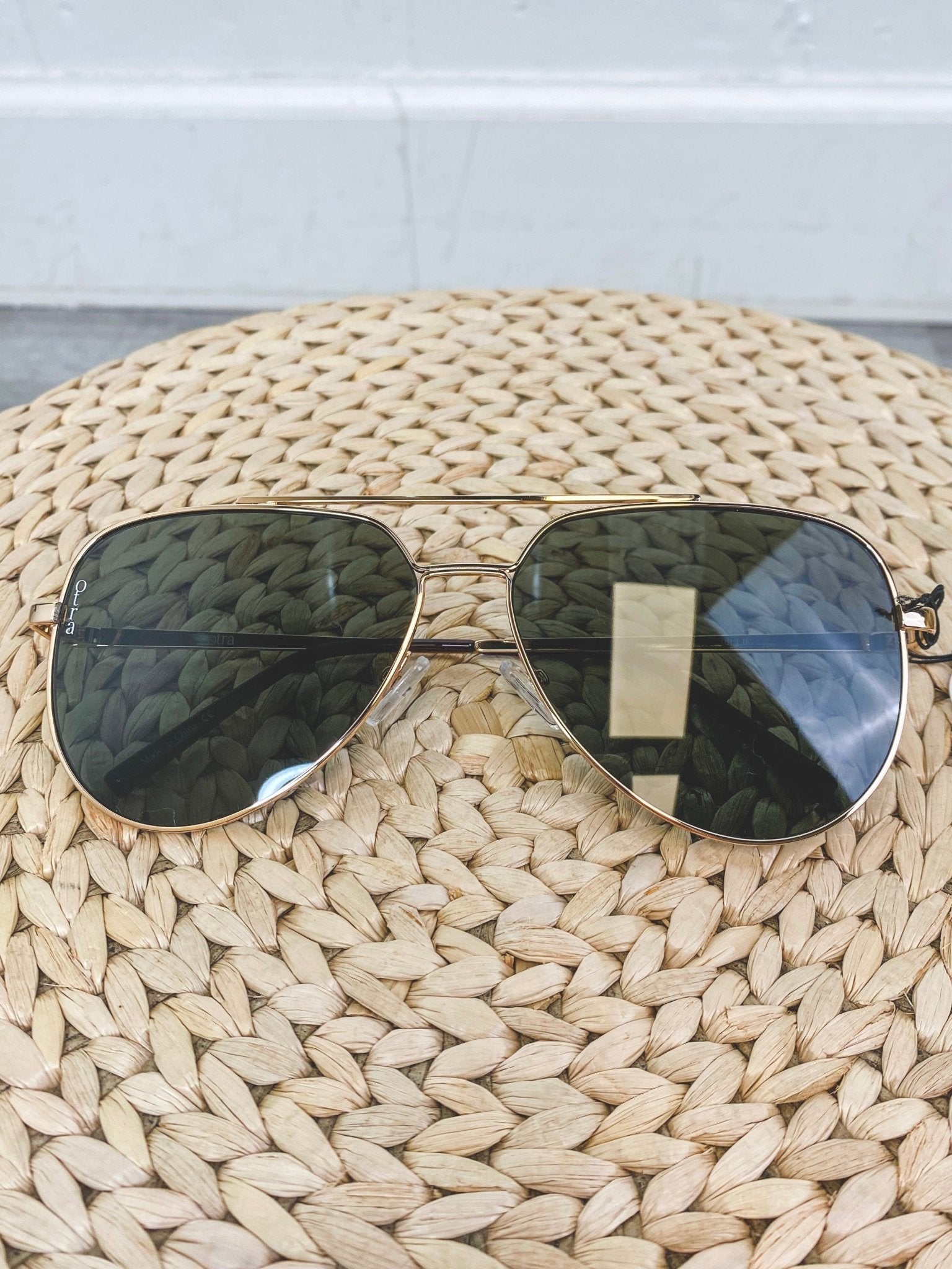 Otra Billie sunglasses gold - Trendy Sunglasses - Fun Aviators at Lush Fashion Lounge Boutique in Oklahoma