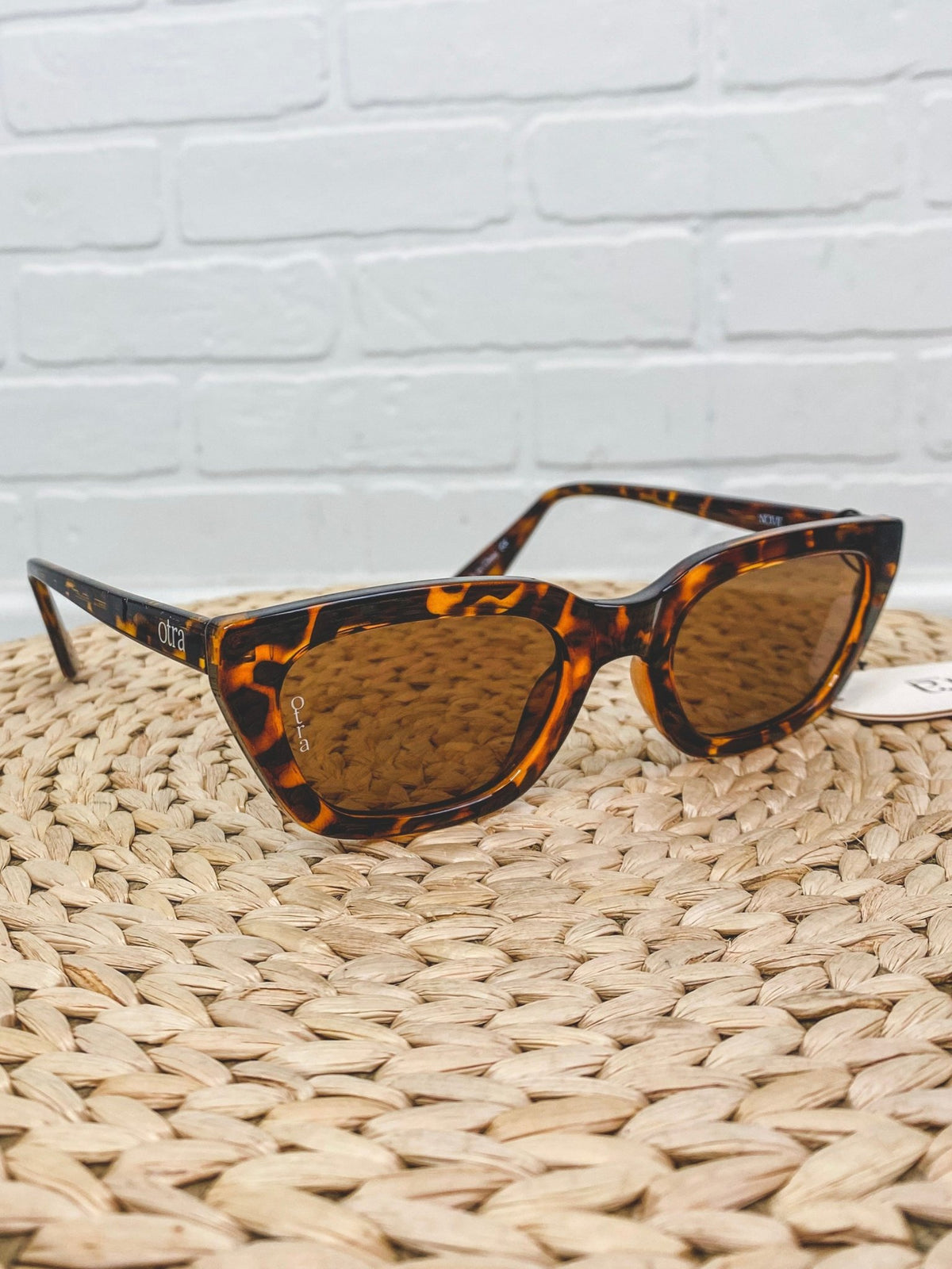 Otra Nove sunglasses tortoise/brown - Stylish Sunglasses - Cute Sunglasses at Lush Fashion Lounge Boutique in Oklahoma
