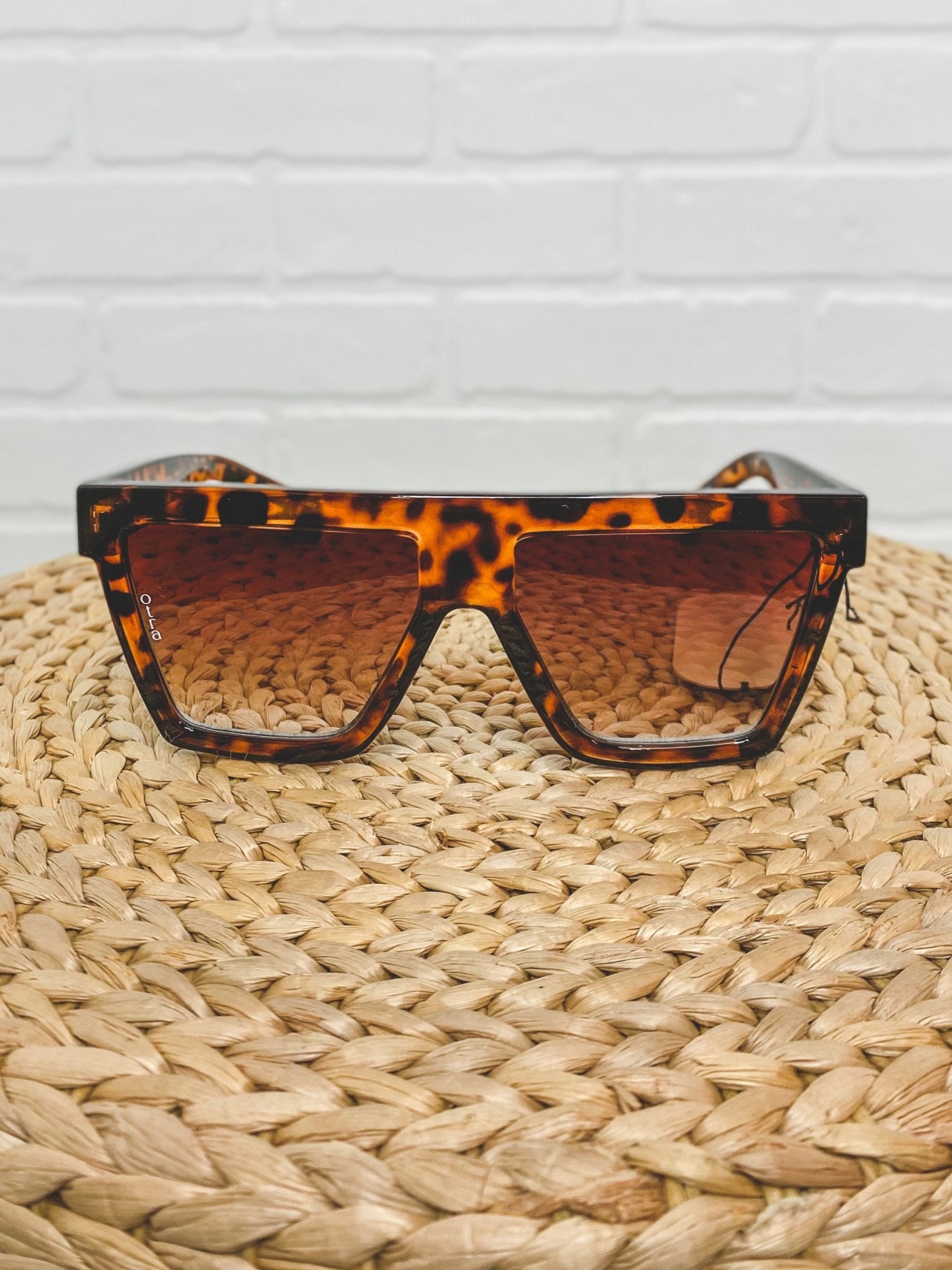 Otra Rae sunglasses tortoiseshell - Cute Sunglasses - Trendy Glasses at Lush Fashion Lounge Boutique in Oklahoma