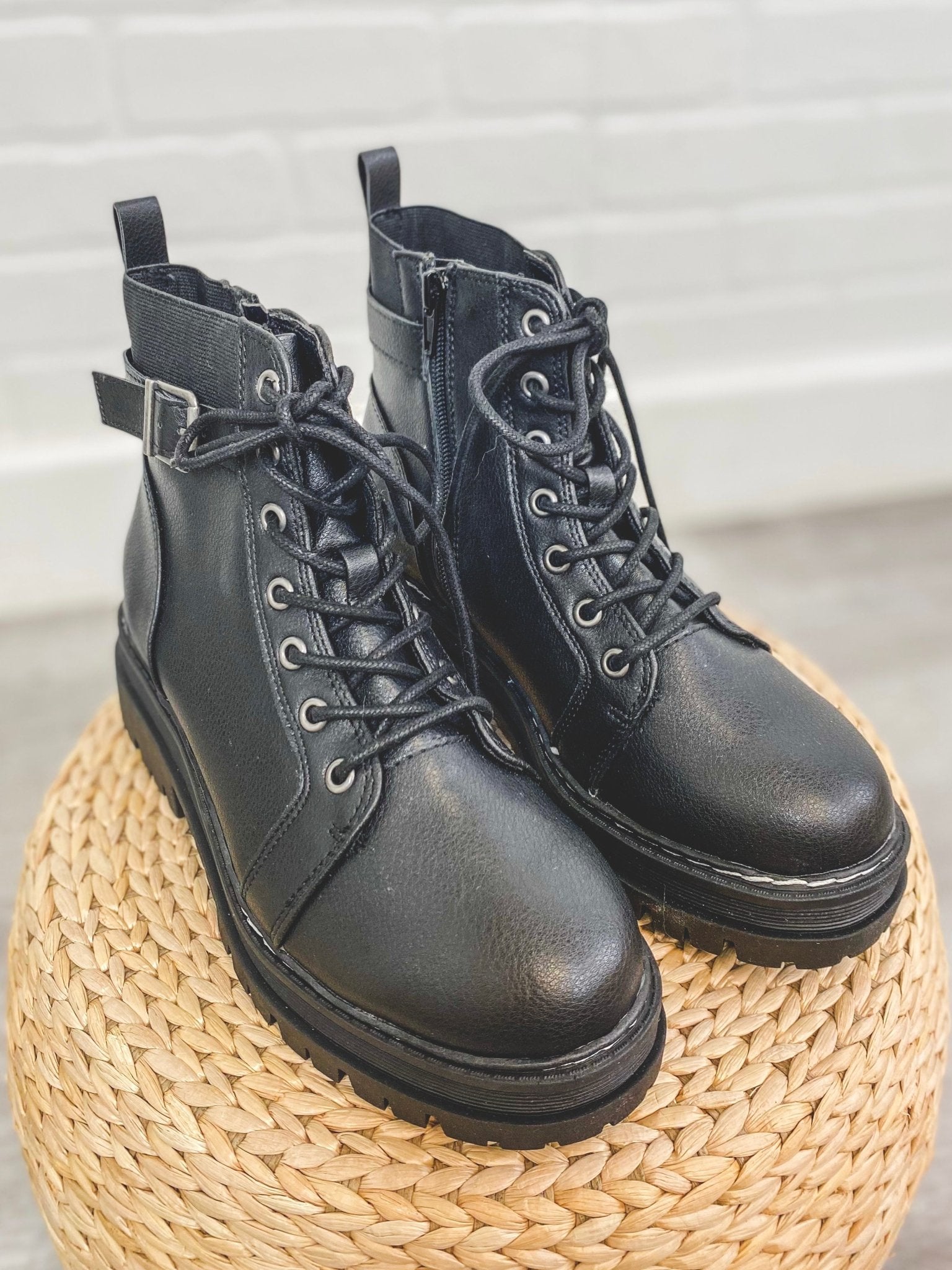Lace up combat boots black - Trendy Shoes - Fashion Shoes at Lush Fashion Lounge Boutique in Oklahoma City