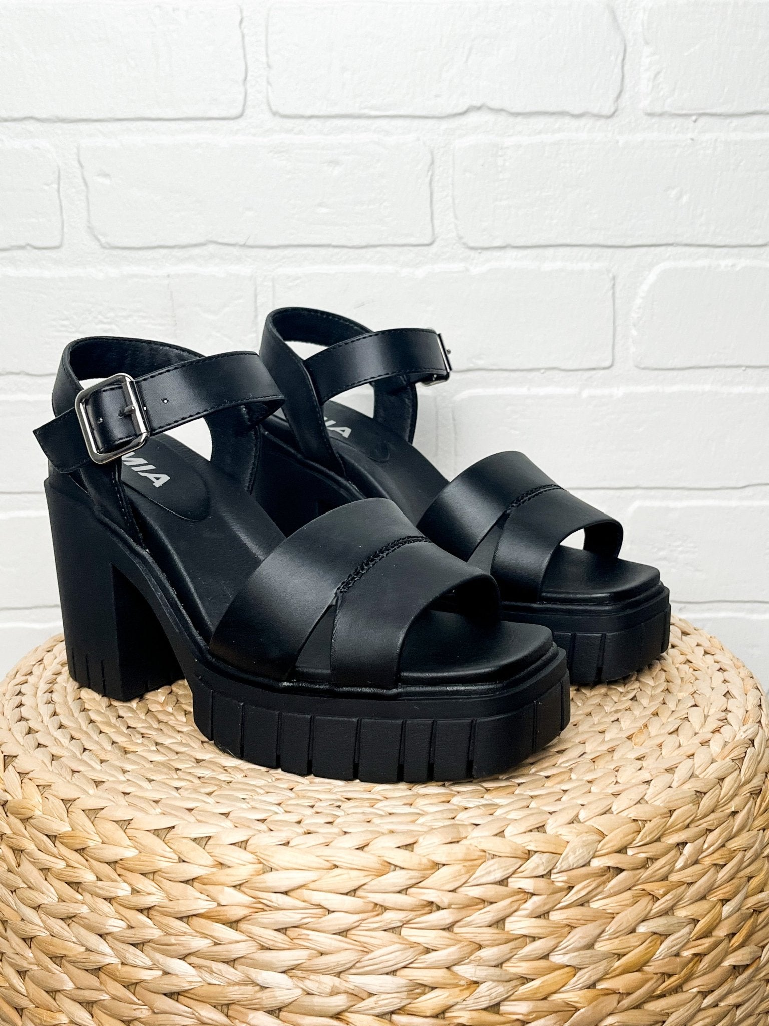 Nivea chunky sandal black - Trendy Shoes - Fashion Shoes at Lush Fashion Lounge Boutique in Oklahoma City