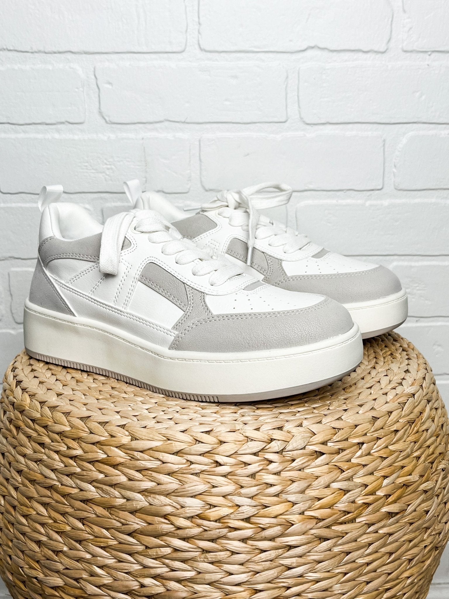 Malbru sneaker white - Trendy Shoes - Fashion Shoes at Lush Fashion Lounge Boutique in Oklahoma City