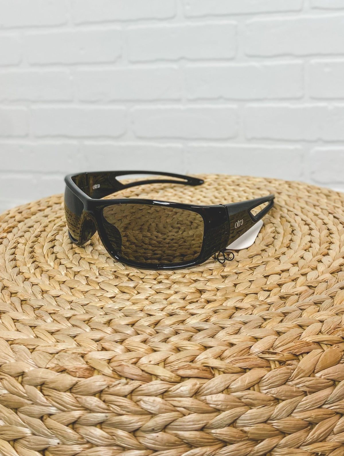 Otra Amari sunglasses black/smoke - Stylish Sunglasses - Cute Sunglasses at Lush Fashion Lounge Boutique in Oklahoma