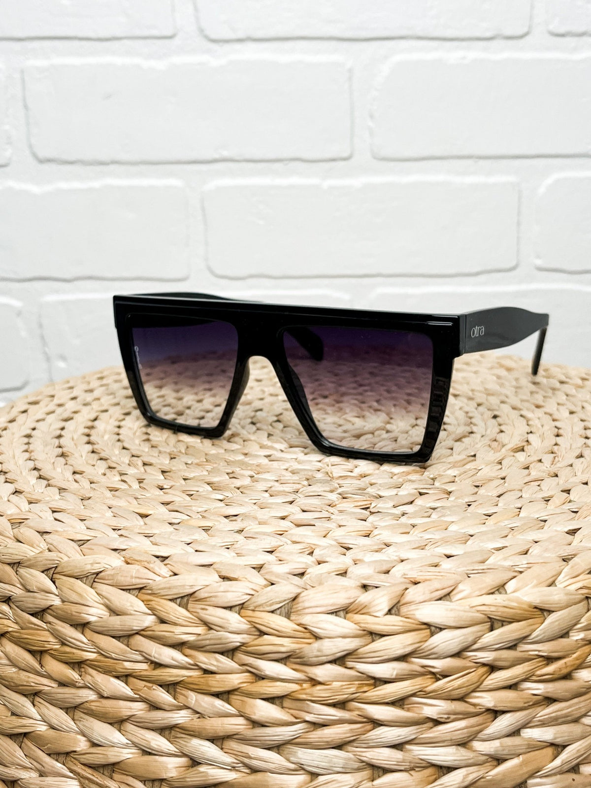 Otra Ollie sunglasses black/smoke - Stylish Sunglasses - Cute Sunglasses at Lush Fashion Lounge Boutique in Oklahoma