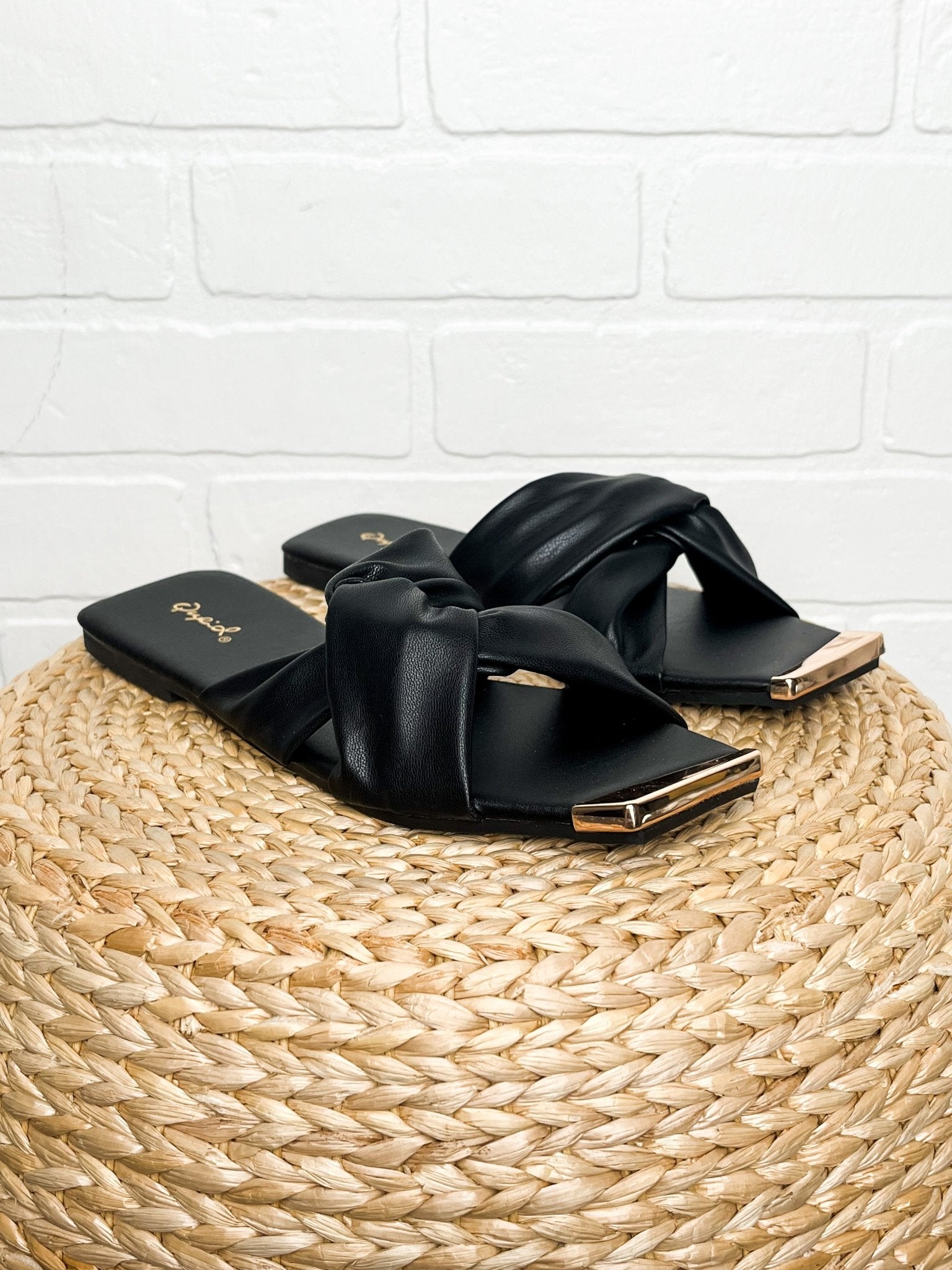 Aster ruched cross sandal black - Trendy shoes - Fashion Shoes at Lush Fashion Lounge Boutique in Oklahoma City