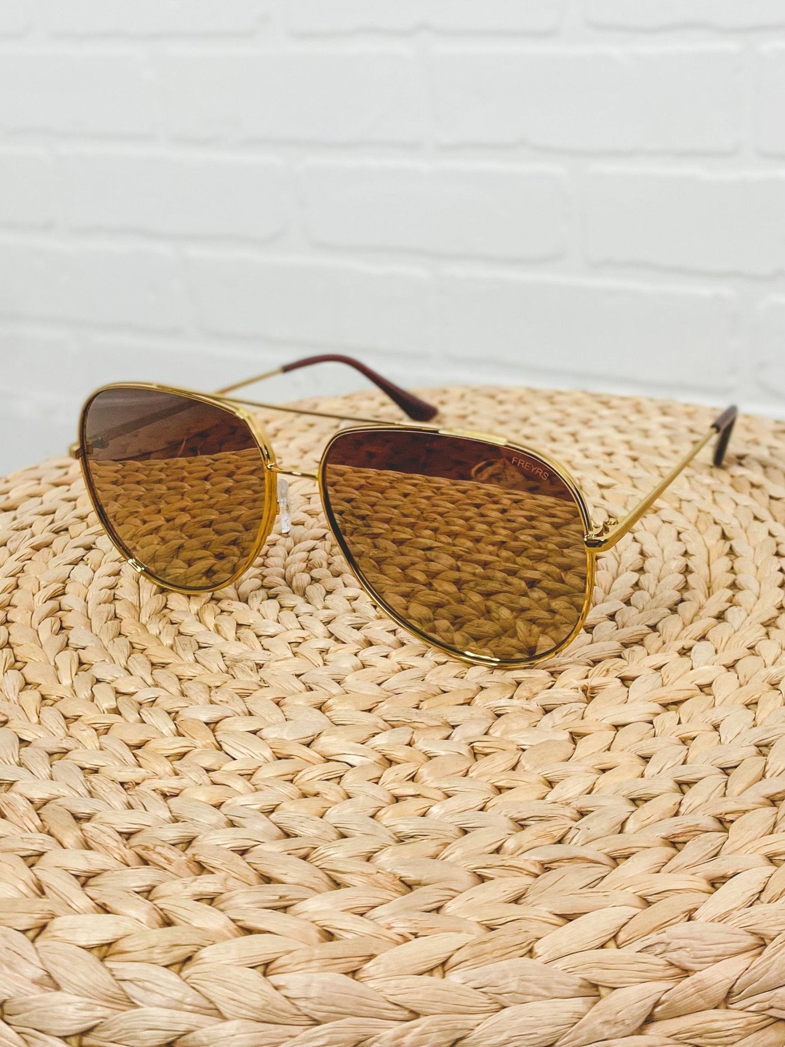 Freyrs Max sunglasses gold mirror - Stylish Sunglasses - Trendy Glasses at Lush Fashion Lounge Boutique in Oklahoma
