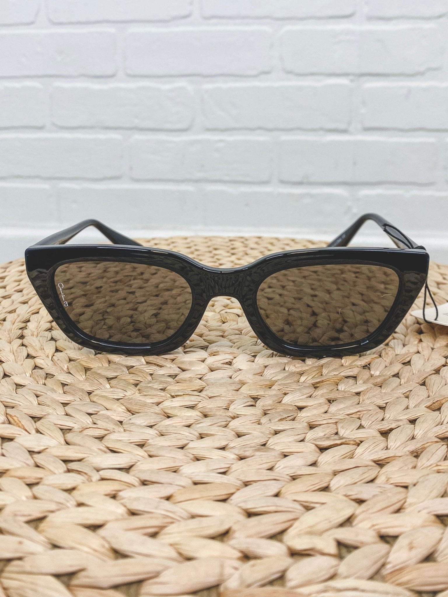Otra Nove sunglasses black/smoke - Cute Sunglasses - Trendy Glasses at Lush Fashion Lounge Boutique in Oklahoma